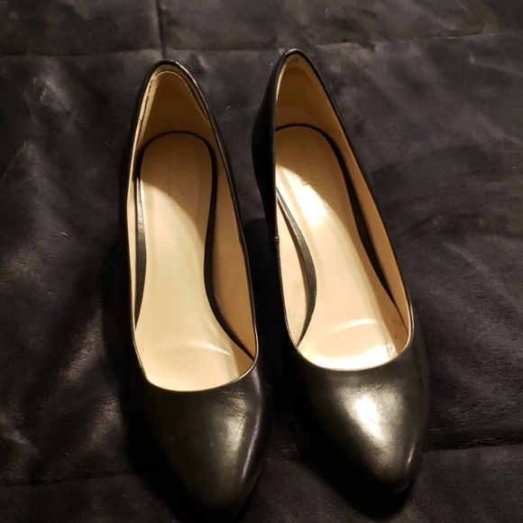 Size 10 black cole haan heels - Picture 1 of 3